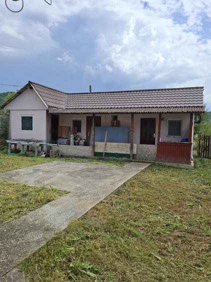 Casă individuală cu 3 camere cu Teren 2370 Mp în Mihăești