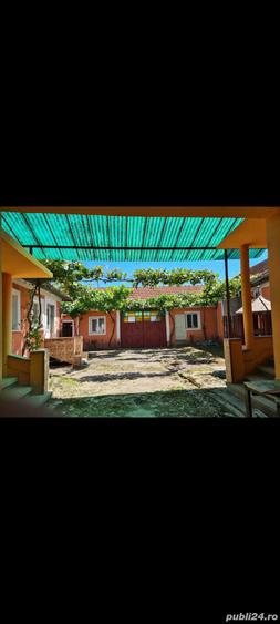 Casă cu 6 camere cu Teren 2561 Mp în Dușești