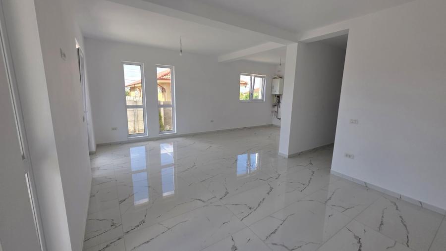 Duplex cu 5 camere cu Canalizare în Dumbrăvița