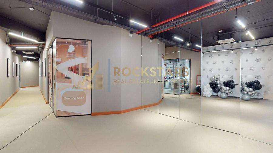 Spațiu comercial, de 148.60000610352 mp, în Dobroești