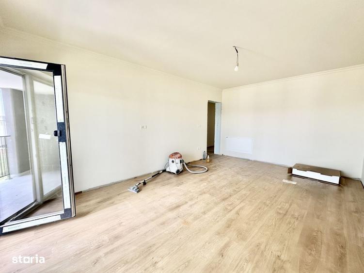 Apartament cu 3 camere decomandat în Neptun