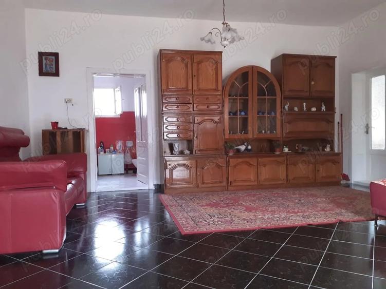 Casă cu Teren 2000 Mp în Central