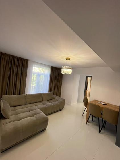 Apartament cu 3 camere decomandat, mobilat în Ultracentral