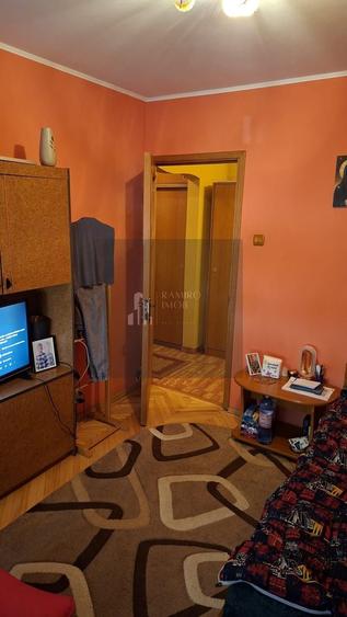 Apartament cu 4 camere decomandat, mobilat în Titan