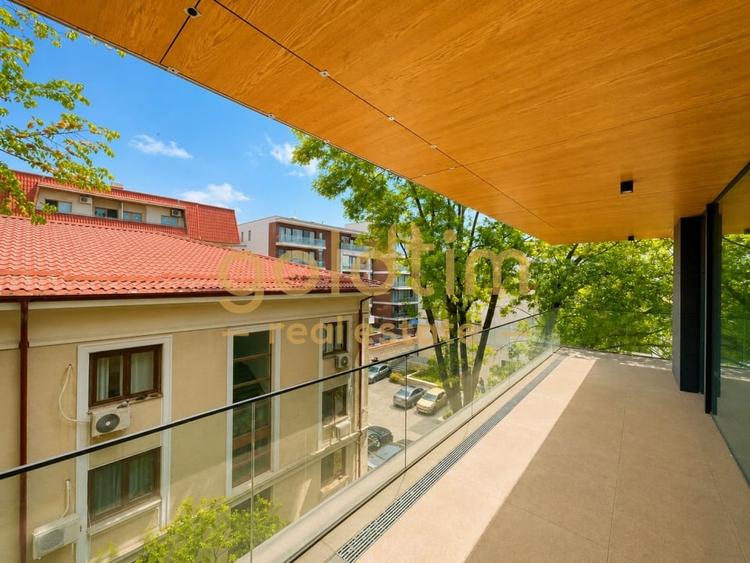 Apartament cu 2 camere semidecomandat, mobilat în Primăverii