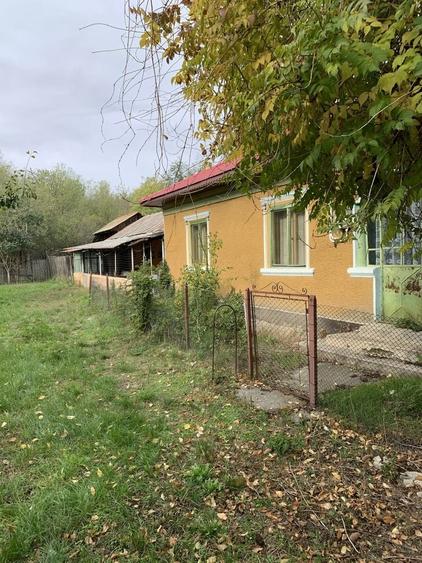 Casă cu 4 camere în Vârtoape