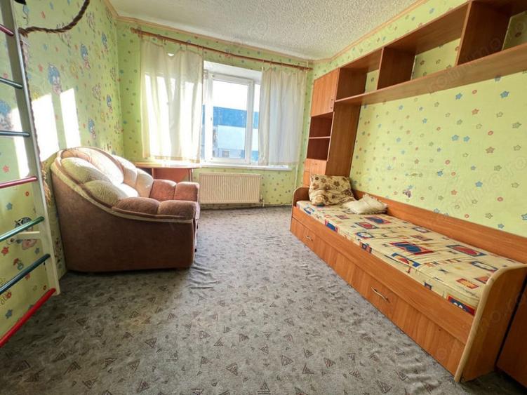 Apartament cu 3 camere decomandat în Lujerului