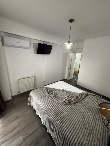 Apartament cu 2 camere decomandat, mobilat în Central