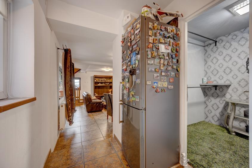 Casă cu 5 camere cu Teren 168 Mp în Băneasa