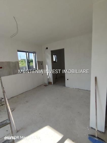Casă cu 4 camere cu Teren 308 Mp în Moșoaia