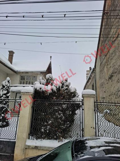 Casă cu 3 camere în Central