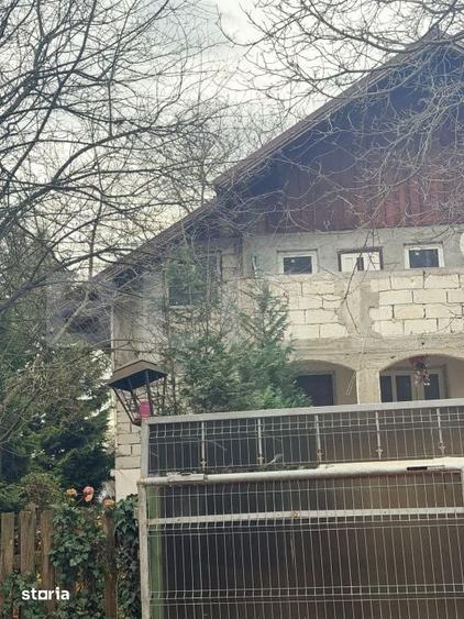 Casă cu 5 camere cu Teren 1637 Mp în Tohănița