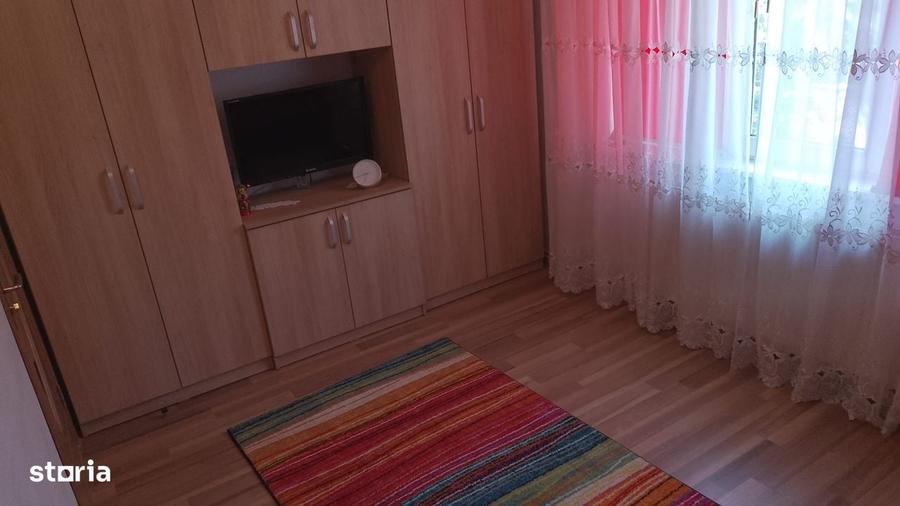 Apartament cu 2 camere semidecomandat în Micro 3