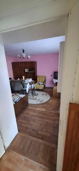 Casă cu 3 camere cu Teren 10000 Mp în Petros
