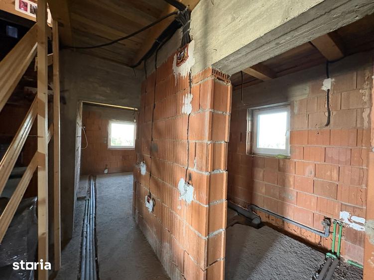Casă cu 3 camere cu Teren 1400 Mp în Dârste