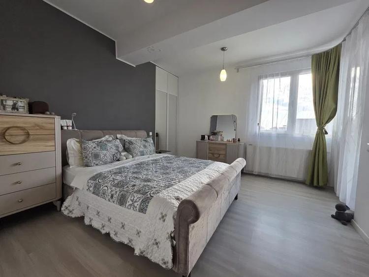 Apartament cu 3 camere decomandat, mobilat în Politehnica