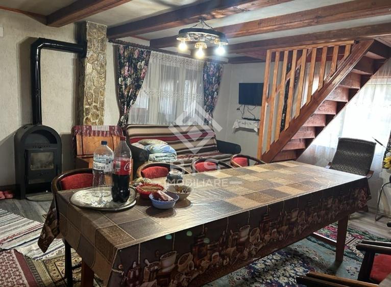 Casă individuală cu 3 camere cu Canalizare în Poiana Stampei