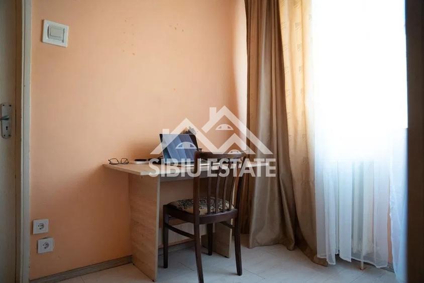 Apartament cu 2 camere semidecomandat, mobilat în Hipodrom 3
