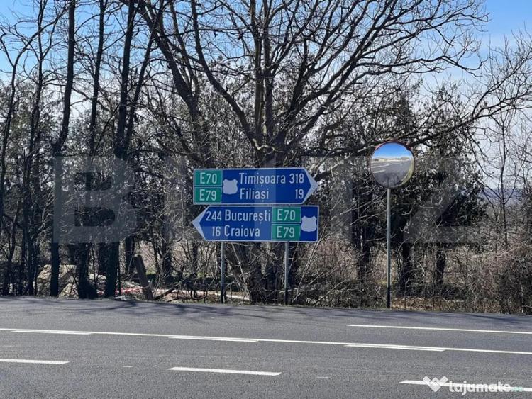 Teren de 12500 mp, în Ișalnița