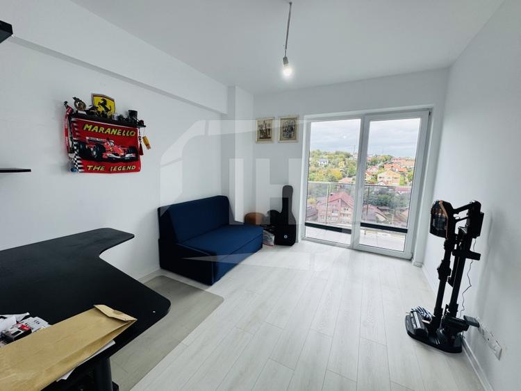 Apartament cu 4 camere semidecomandat, mobilat în Iris
