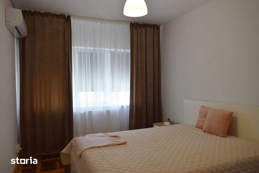 Apartament cu 3 camere în Micro 6