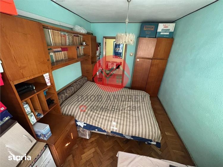 Apartament cu 4 camere decomandat în Ultracentral