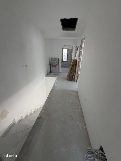 Casă cu 4 camere cu Teren 250 Mp în Cornetu