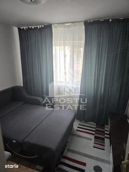 Apartament cu 3 camere decomandat în Ghiroda
