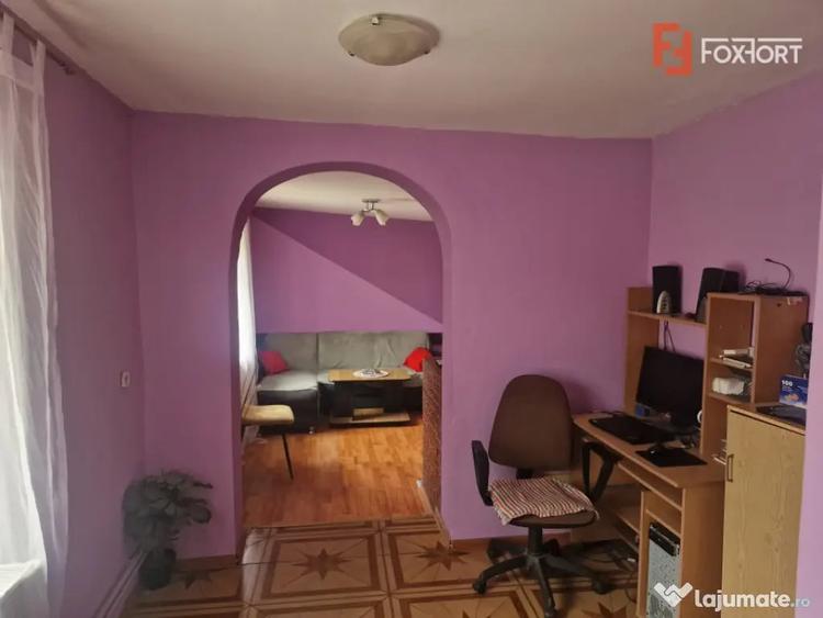 Casă cu 9 camere cu Teren 20 Mp în Moșnița Nouă