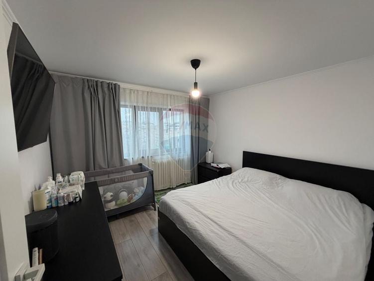 Apartament cu 3 camere decomandat, mobilat în Rovine