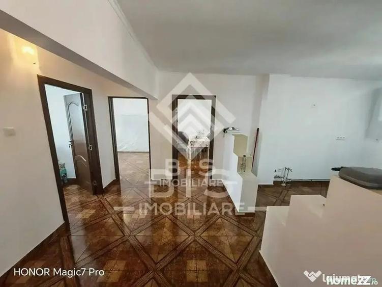 Apartament cu 4 camere decomandat în Independenței