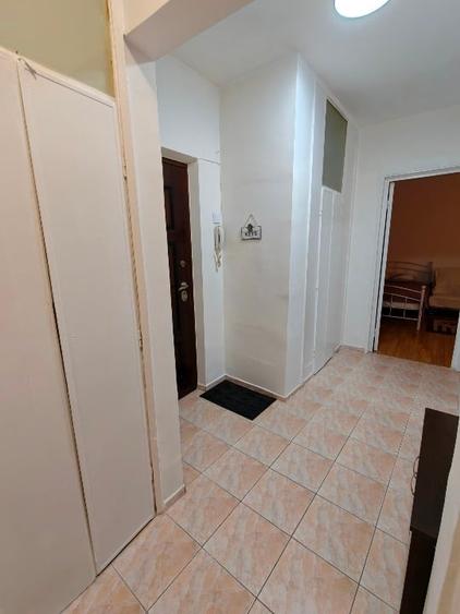 Apartament cu 2 camere decomandat în Berceni