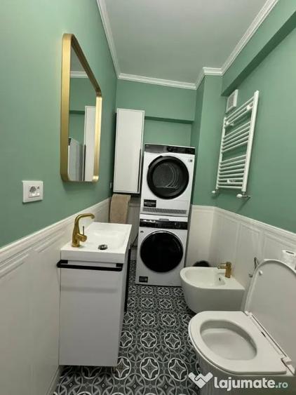 Apartament cu 4 camere decomandat în Central
