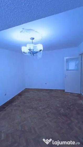 Apartament cu 2 camere decomandat în CET