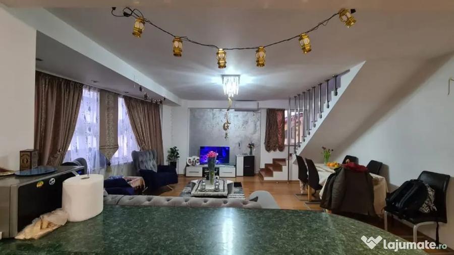 Casă cu 7 camere cu Teren 300 Mp în Mihai Bravu