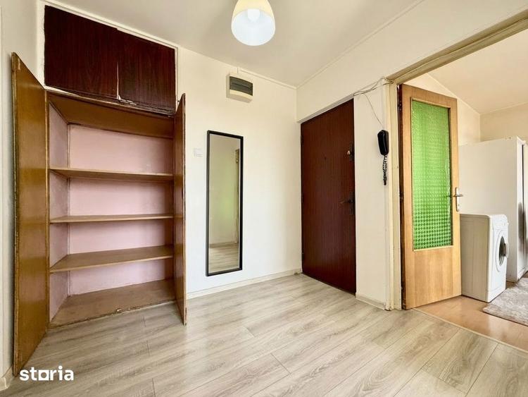 Apartament cu 3 camere decomandat, mobilat în Tei