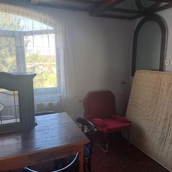 Casă cu 8 camere cu Teren 700 Mp în Semicentral