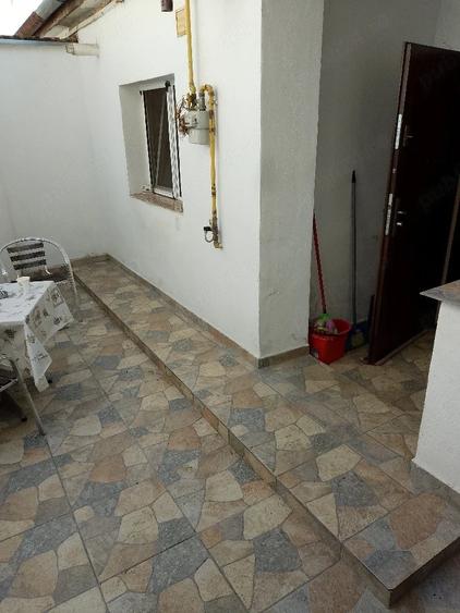 Apartament cu 3 camere semidecomandat în Fortuna