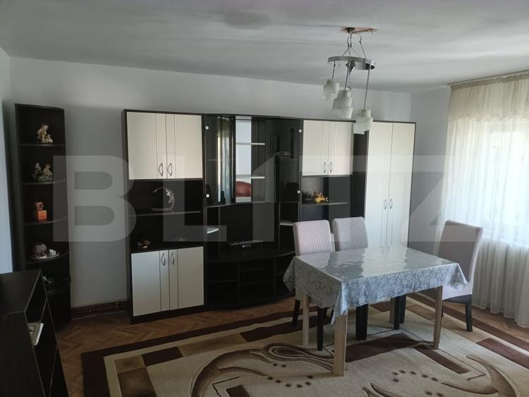 Apartament cu 3 camere decomandat, mobilat în Micro 16