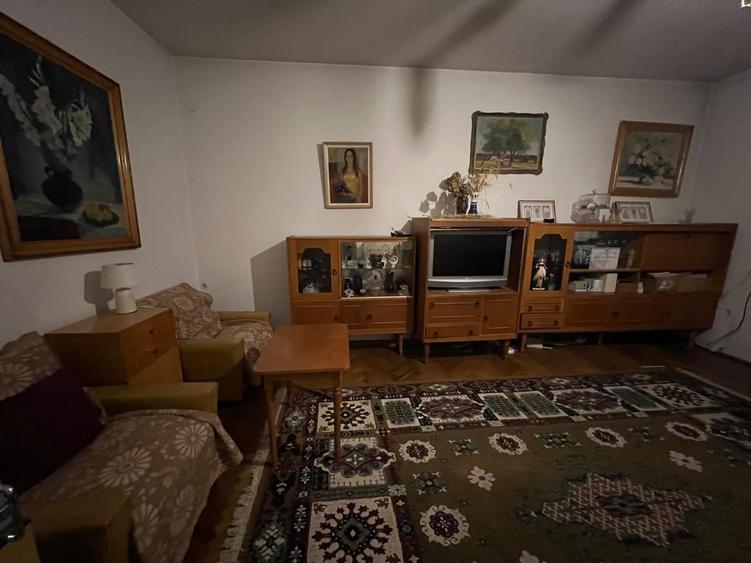 Casă cu 5 camere cu Teren 483 Mp în Central