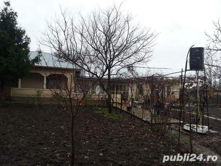 Casă cu 5 camere cu Teren 1300 Mp în Oncești