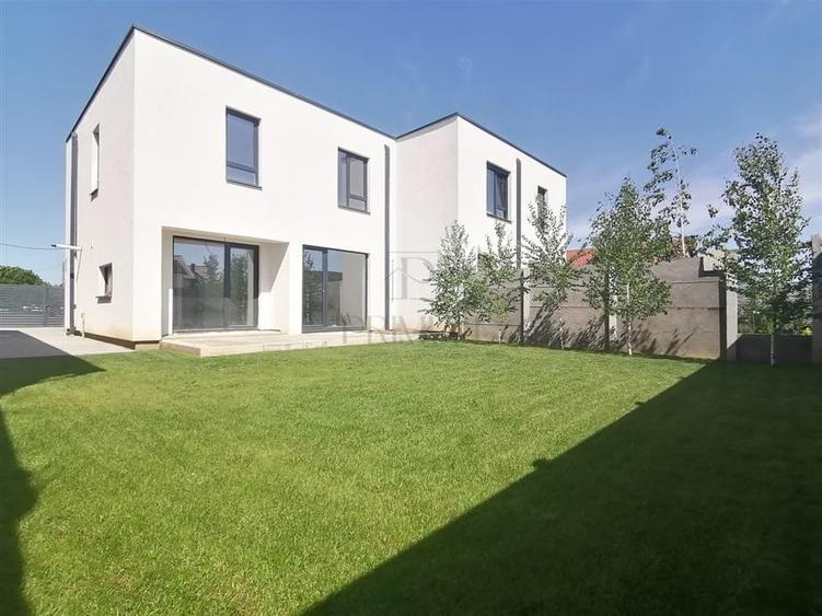 Duplex cu 4 camere cu Teren 280 Mp în Moșnița Nouă