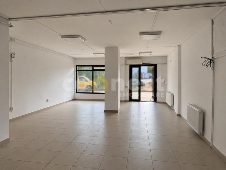 Spațiu comercial, de 82 mp, în Florești