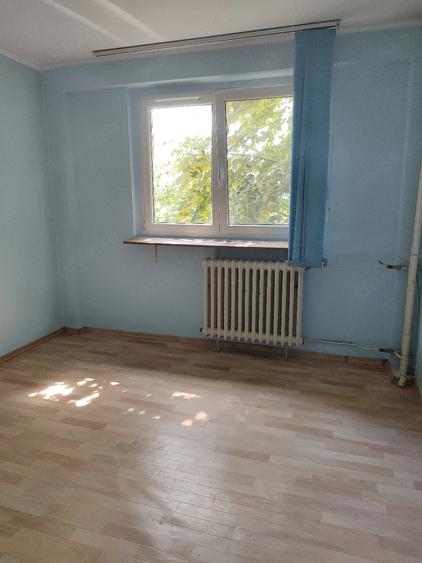 Apartament cu 2 camere semidecomandat în Costin Georgian