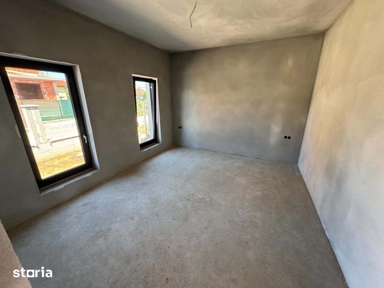 Casă cu 3 camere cu Teren 490 Mp în Bercu Roșu