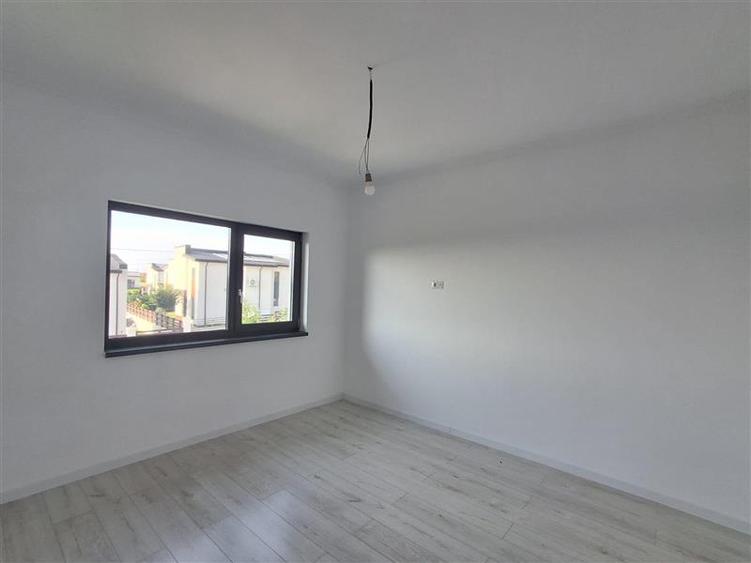 Vila duplex de vanzare in Rediu - 9