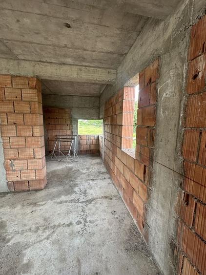 Casă cu 4 camere în Remetea