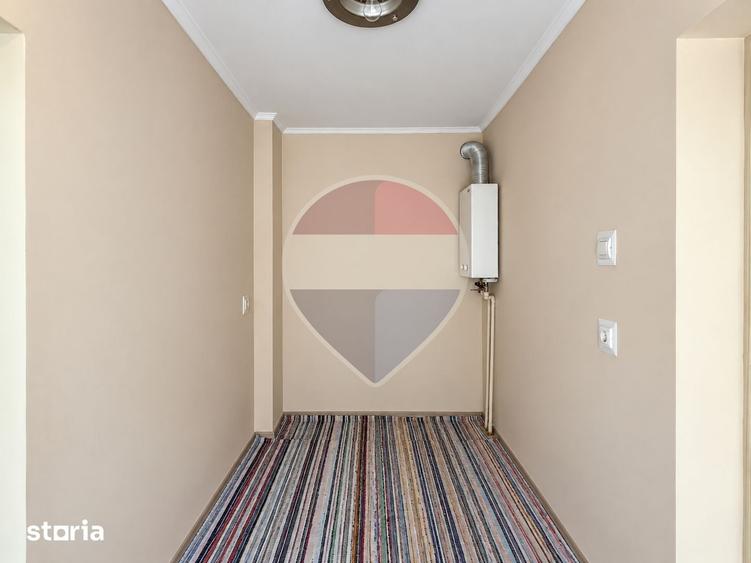 Casă cu 4 camere cu Teren 2760 Mp în Odobești