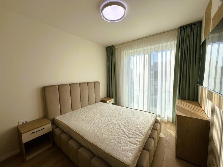 Apartament cu 2 camere semidecomandat, mobilat în Tractorul