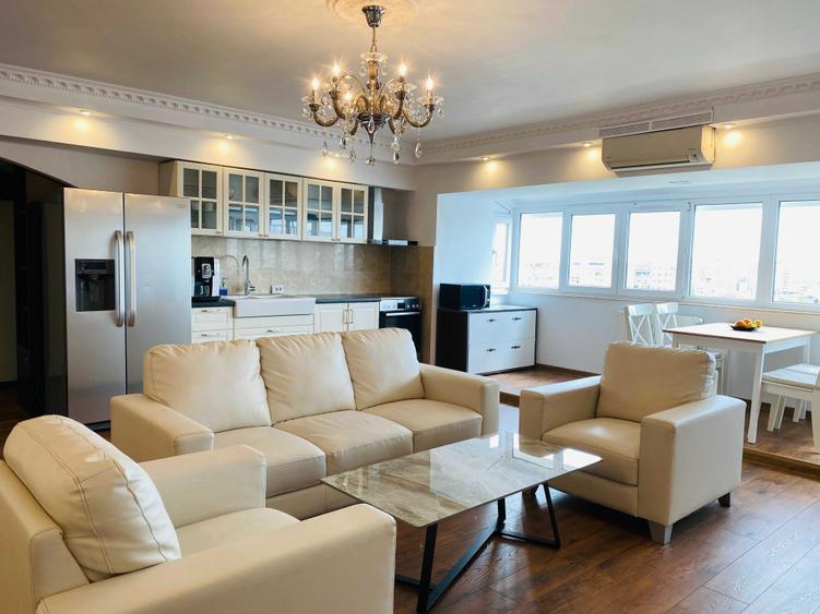 Apartament cu 4 camere decomandat în Apusului